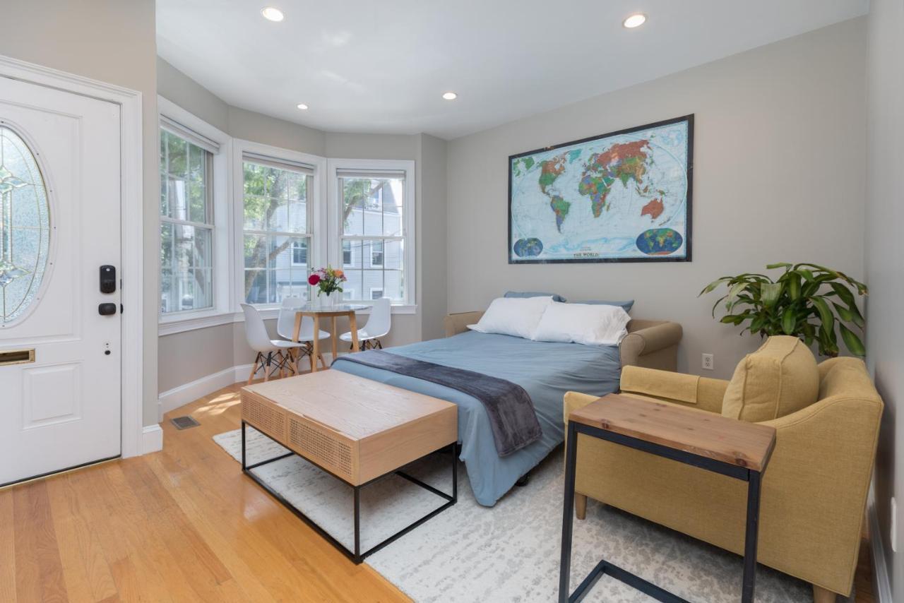 Sunny Convenient Home W/ Private Patio! Easy Walk To Everything! Boston Exterior foto